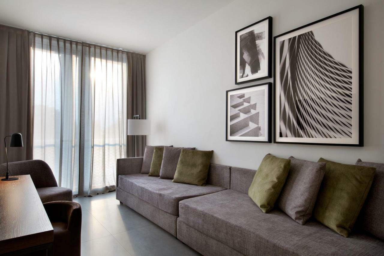 J Hotel Torino Esterno foto